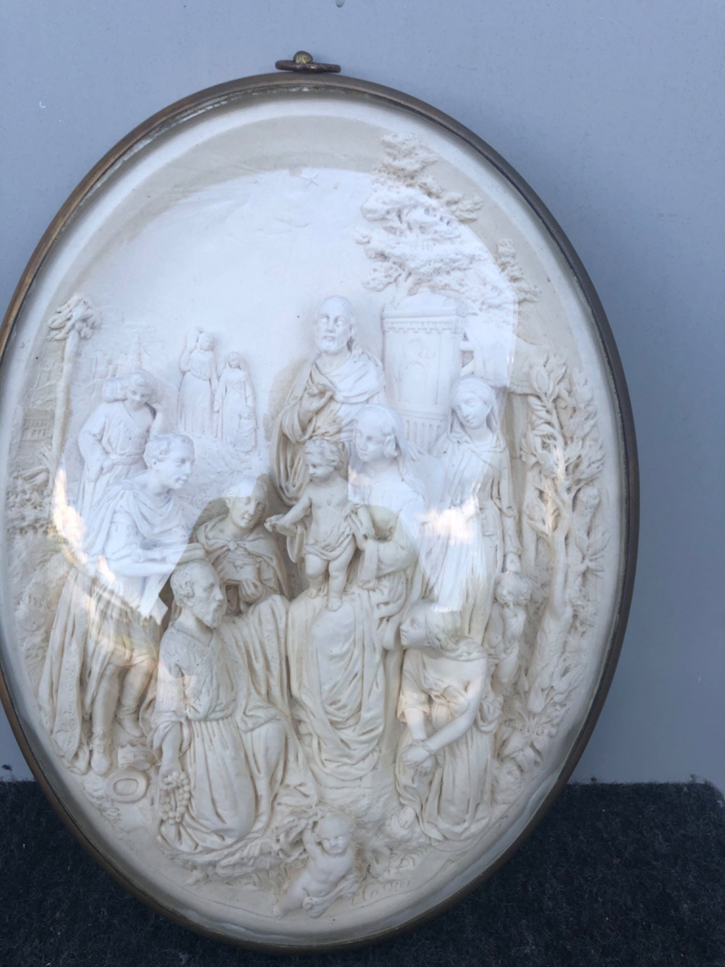 Basrelief aus Meerschaum (Magnesit) mit Darstellung der Präsentation Jesu im Tempel. Signatur: E. Cassier. Frankreich.