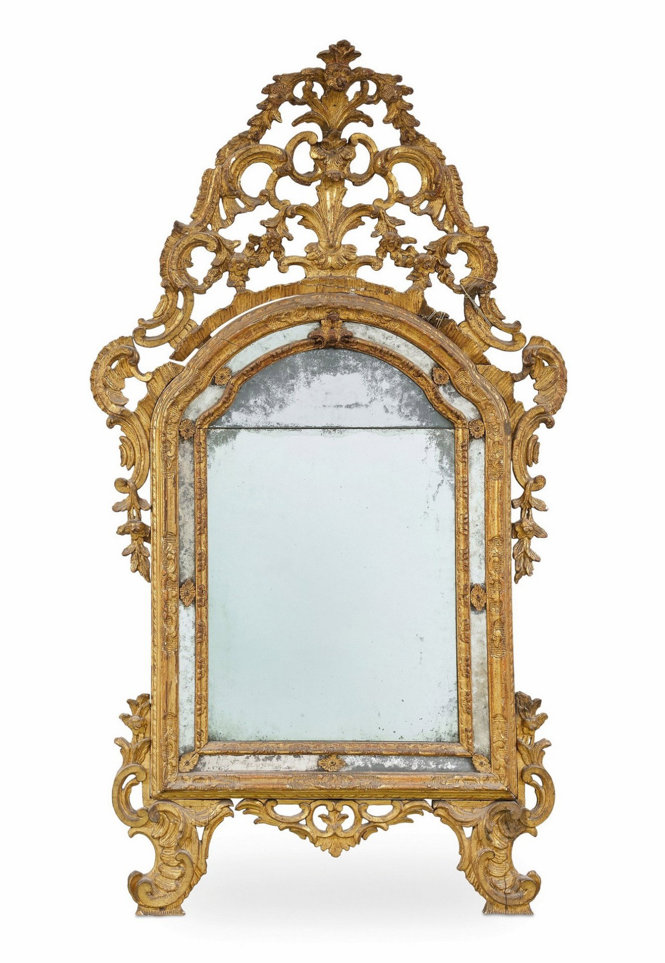 Specchiera sagomata in legno intagliato e dorato Piemonte secolo XVIII