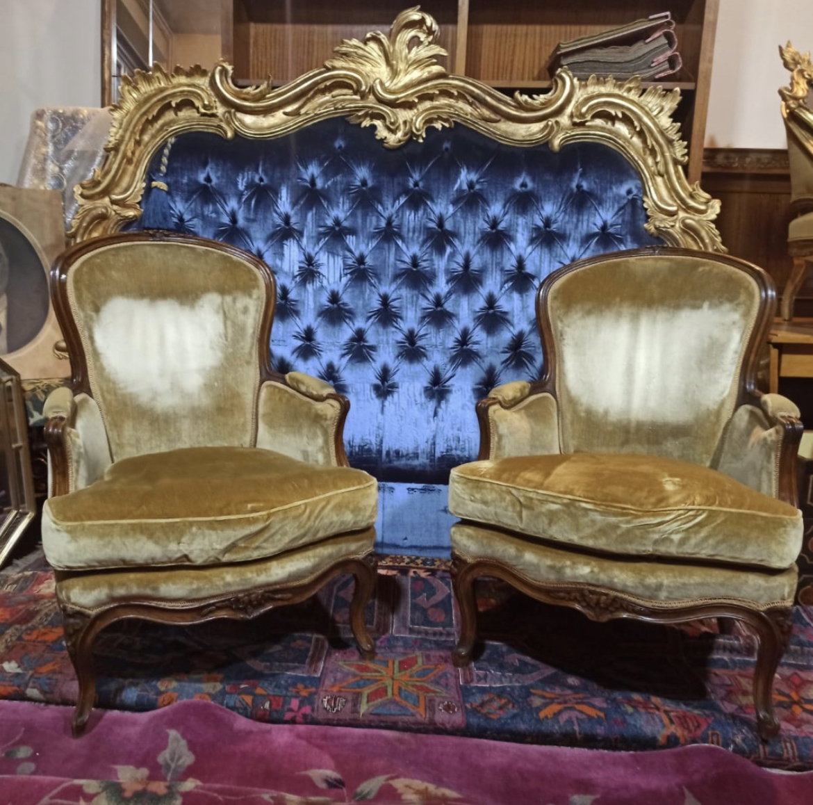Coppia poltroncine Luigi XV del XVIII secolo attribuite all'ebanista Pierre Nogaret ( Lione ).