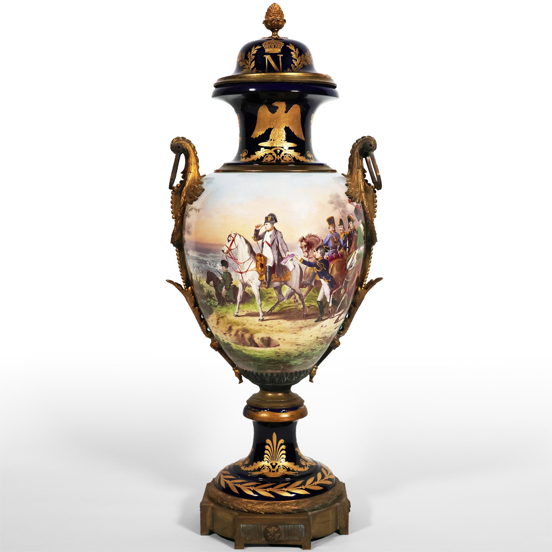 Grande vaso Francese di Napoleone raffigurante la battaglia di Friedland, datato 1807, montatura in bronzo dorato. Dipinto firmato H. Desprez, Sèvres. Fine XIX secolo