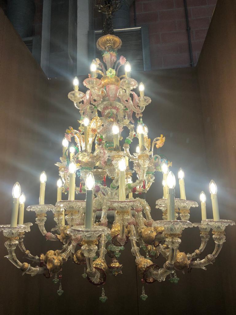 Antigo lustre de 33 lâmpadas em vidro de Murano