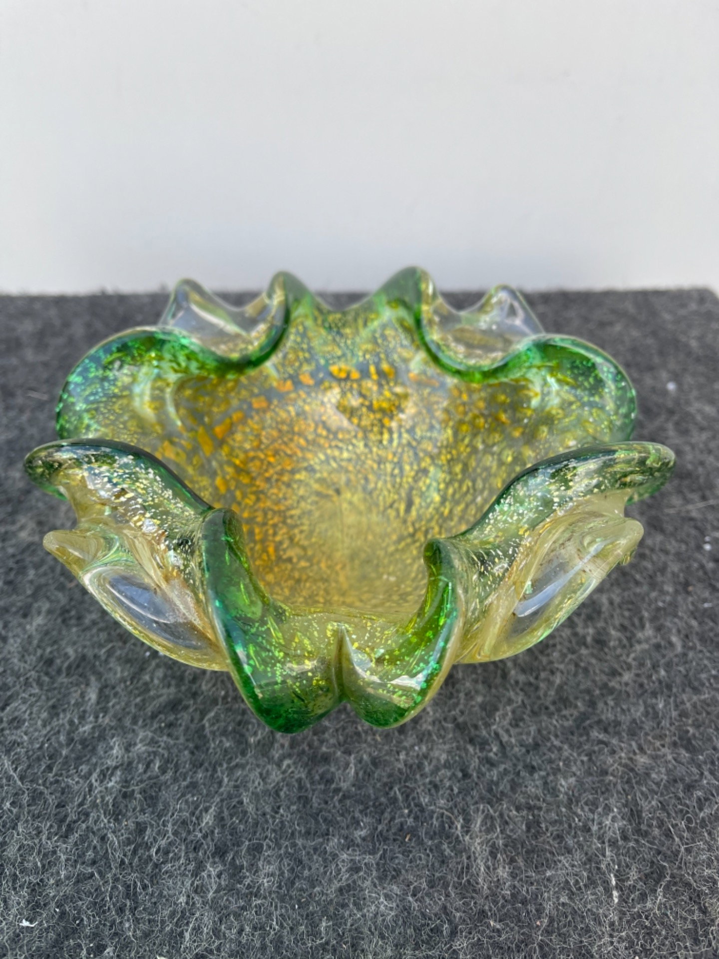 Portacenere in vetro sommerso con foglia oro.Barovier & Toso.Murano.