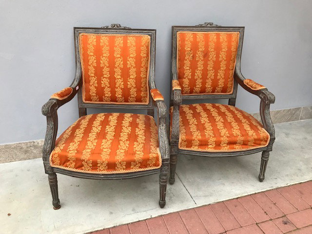 Par de elegantes poltronas em estilo Luís XVI - Restauradas (em andamento)_car 2403