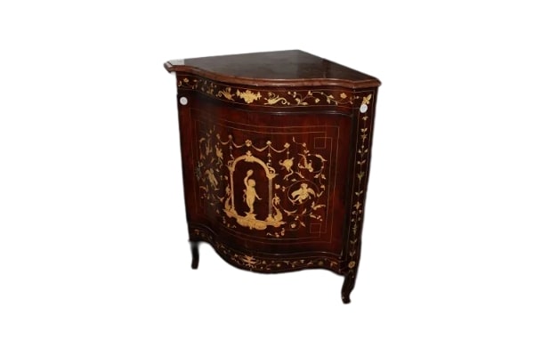 Lombard Italian corner cabinet from the 1700s in Rosewood with pyrography ivory inlays.