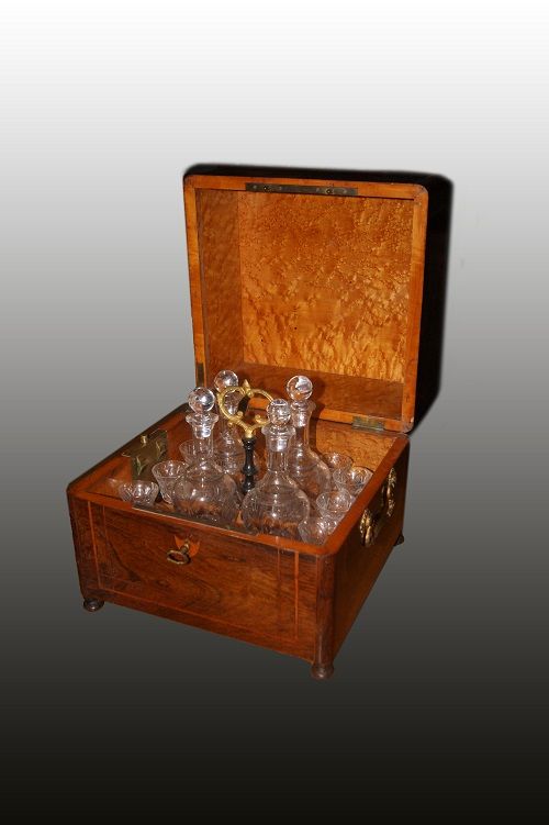 Antica scatola porta bottiglie liquori francese del 1800 Stile Carlo X in legno di palissandro con intarsi