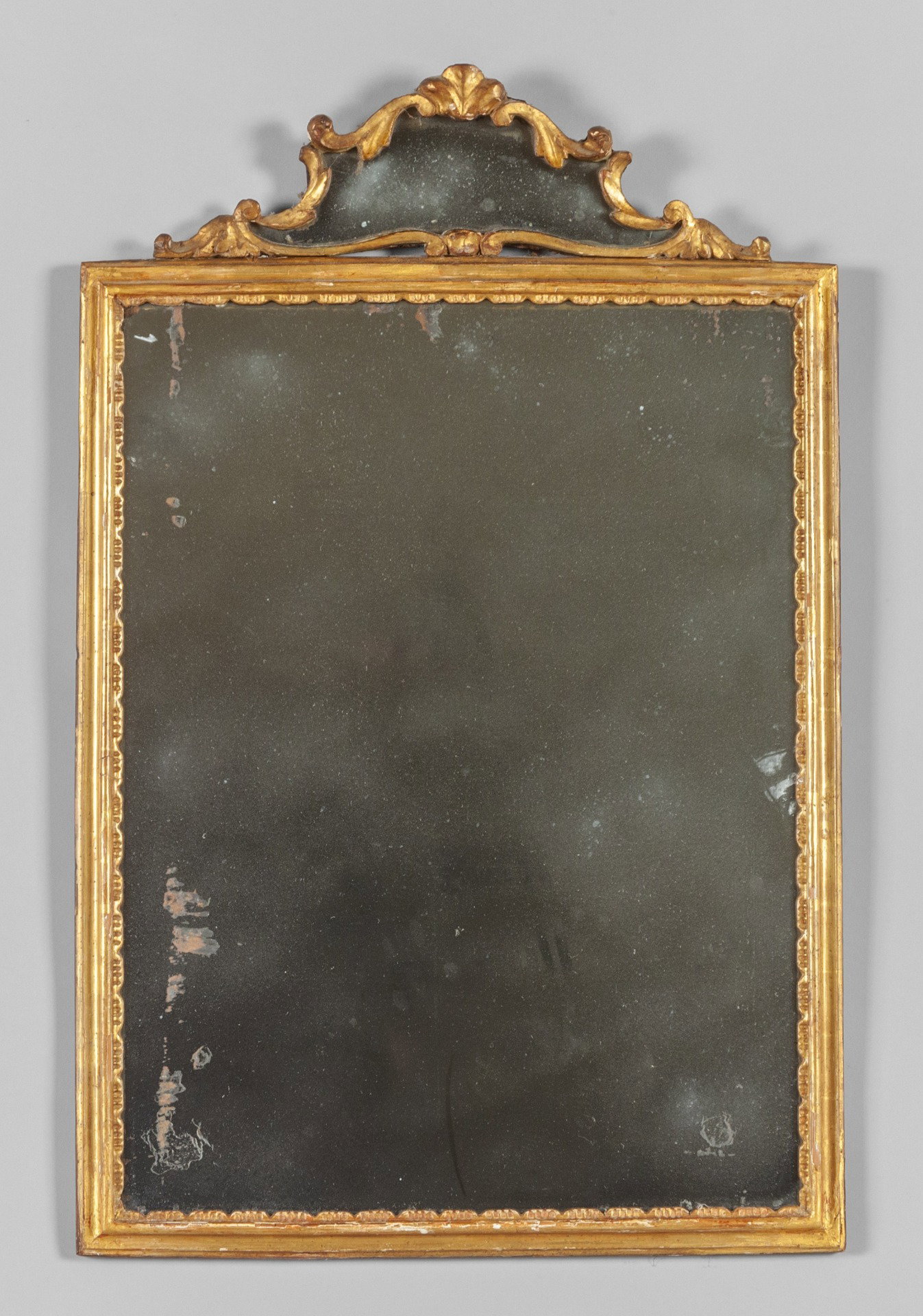 Specchiera Luigi XV in legno intagliato e dorato, Venezia secolo XVIII