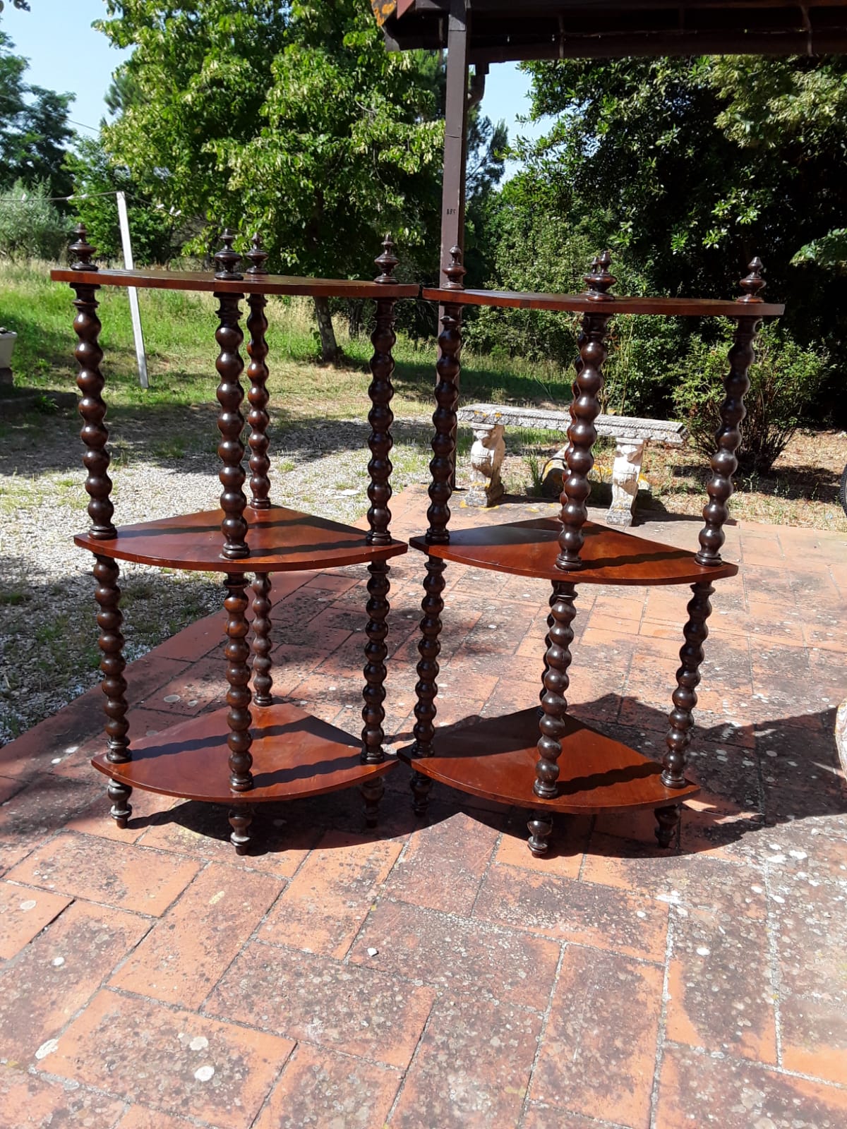 Coppia angoliere  listrate noce  ètagère  epoca 1800  toscane h126xp47xangolo 47x47  garanzia termini di legge 