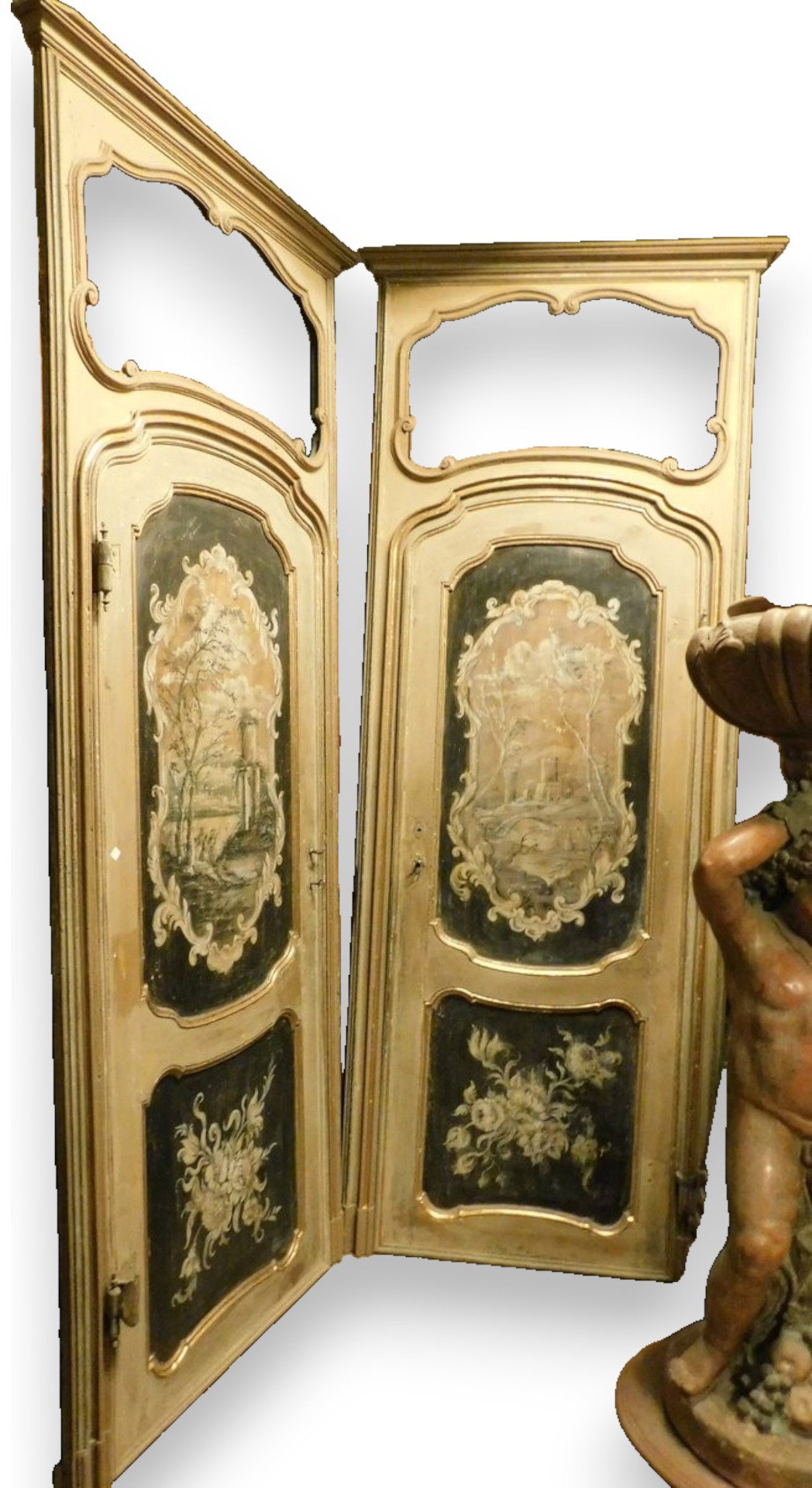PTS895 - N. 2 Porte antiche laccate, con telaio e sovrapporta, epoca '700, luce cm L 90 x H 217