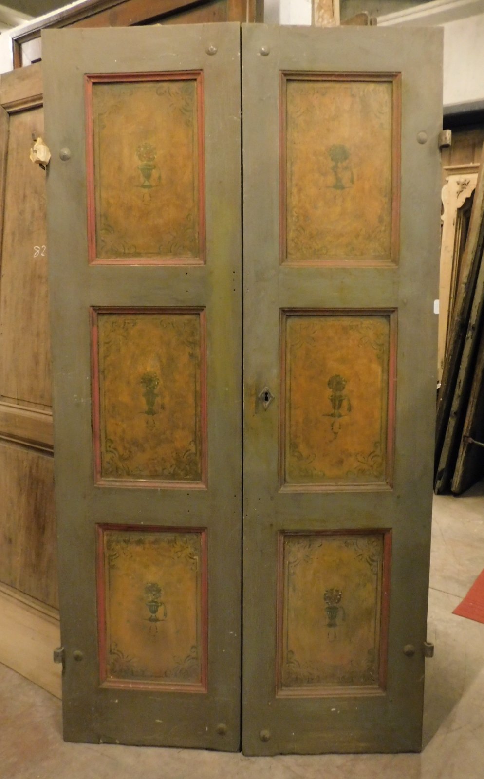 pte122 - porte laquée à deux battants, époque XIXème siècle, dimensions 108 cm de large x 206 cm de haut.