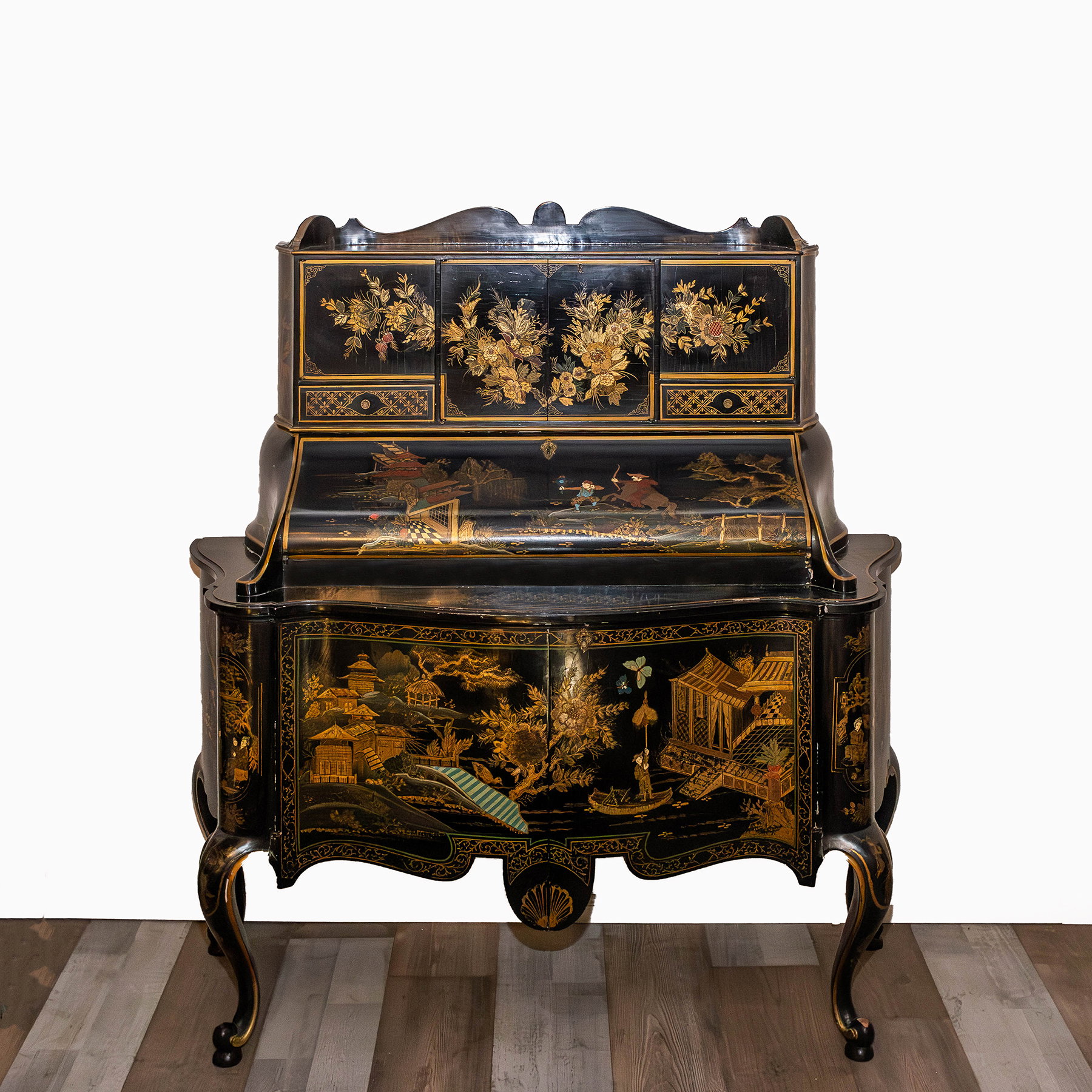 Móvel de secretária em madeira lacada e decorada, estilo japonês, anos 50, Lacquered and decorated wooden flap cabinet, Japanese style, 1950s