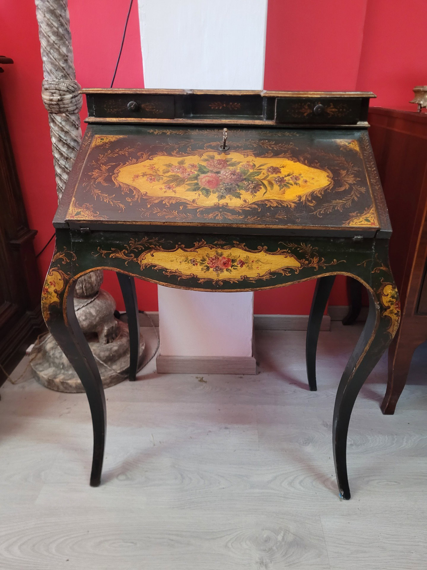Secrétaire à abattant laqué à motifs floraux, Venise, Napoléon III