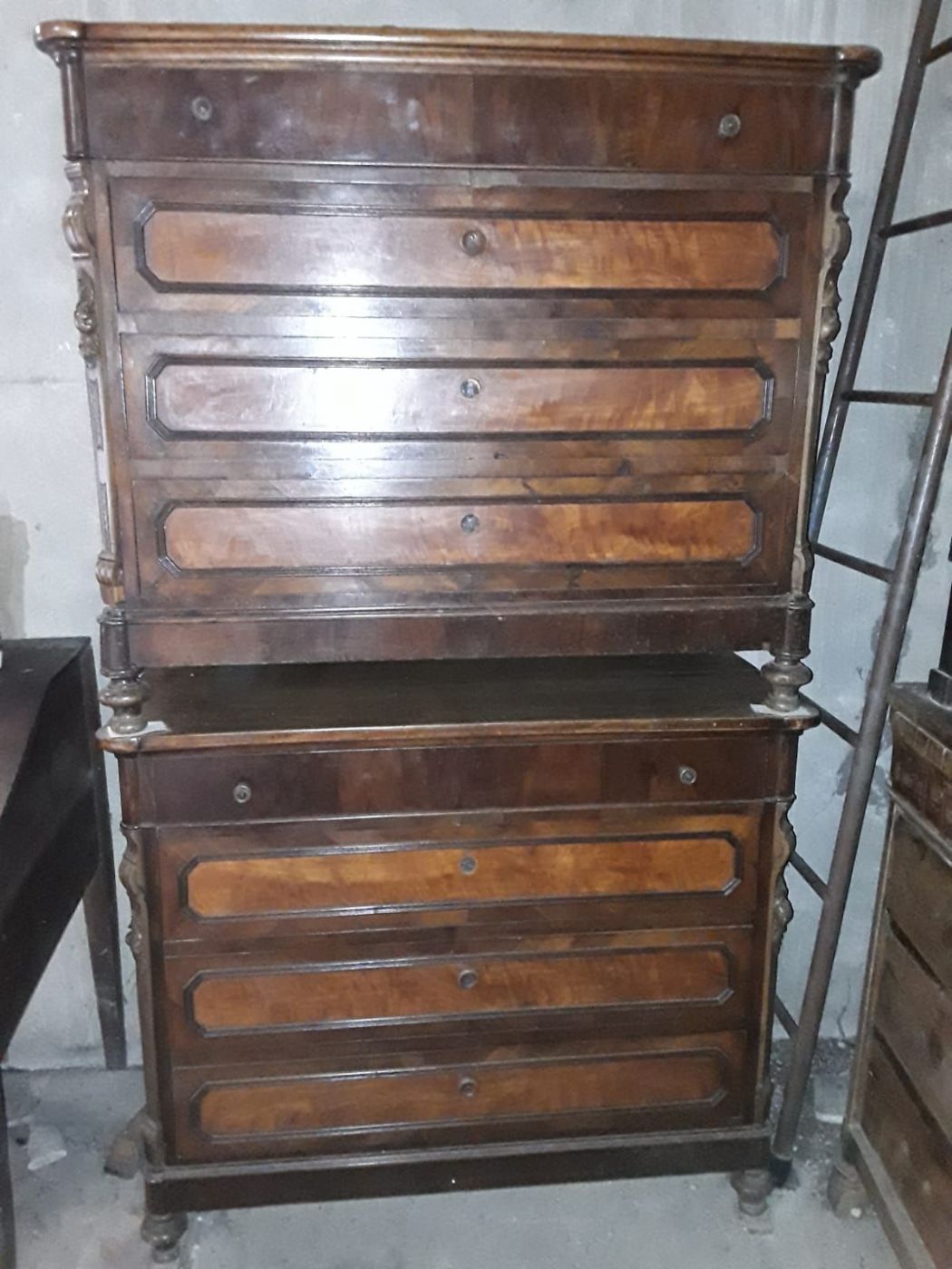 Paar Nussbaumkommoden, L118xT52xH100, Epoche 1800, Wurzelholz auf Schubladen
