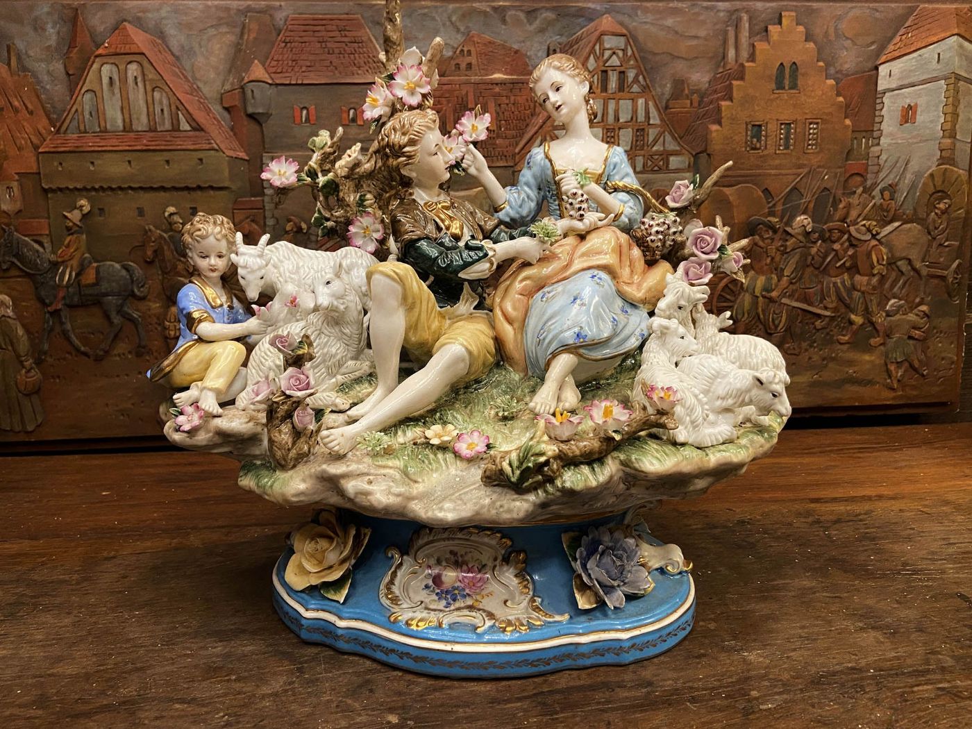 DOS ENAMORADOS EN UNA ROMÁNTICA ESCENA BUCOLICA (porcelana fina inglesa) - NUEVA ENTRADA