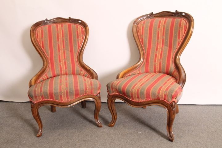 Anciennes Fauteuils Lombards 1850-1860 L. Filippo en noyer. Sculptures Antiquités.