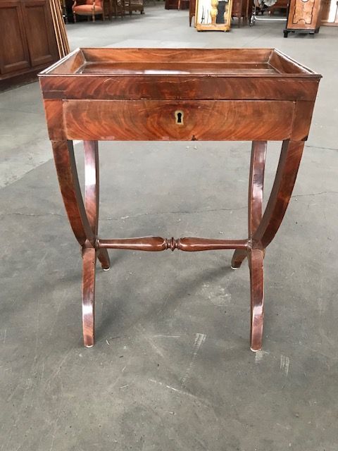 Elegante Tavolino Carlo X a vassoio in Mogano - Restaurato (in corso d'opera)_car 1862