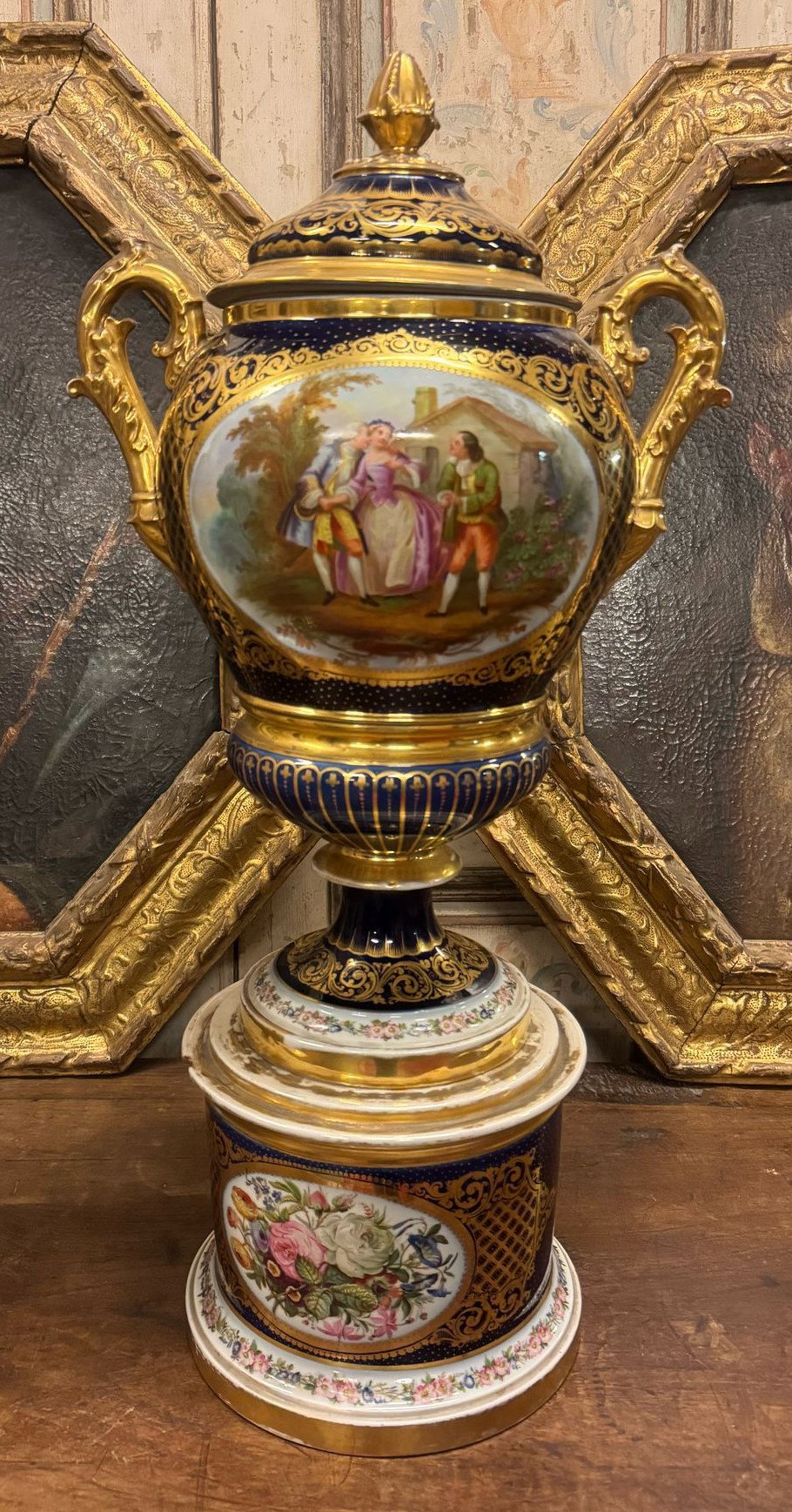 DARS669 - Importante vaso in porcellana di Sevres, epoca '800, misure cm L 35 x H 73 x P 25