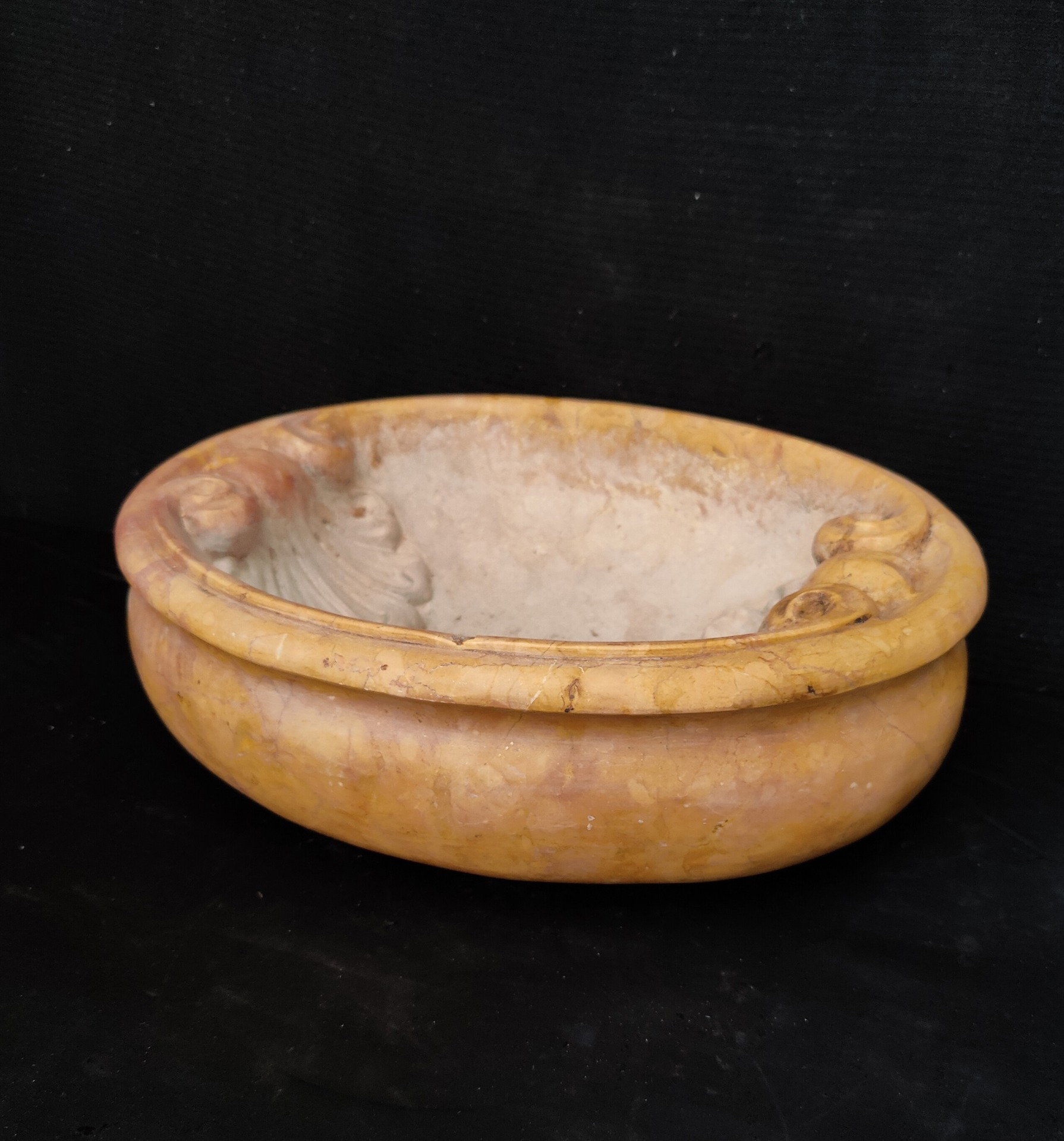 Deliziosa Acquasantiera ovale in marmo - Venezia - 38 x 28 cm