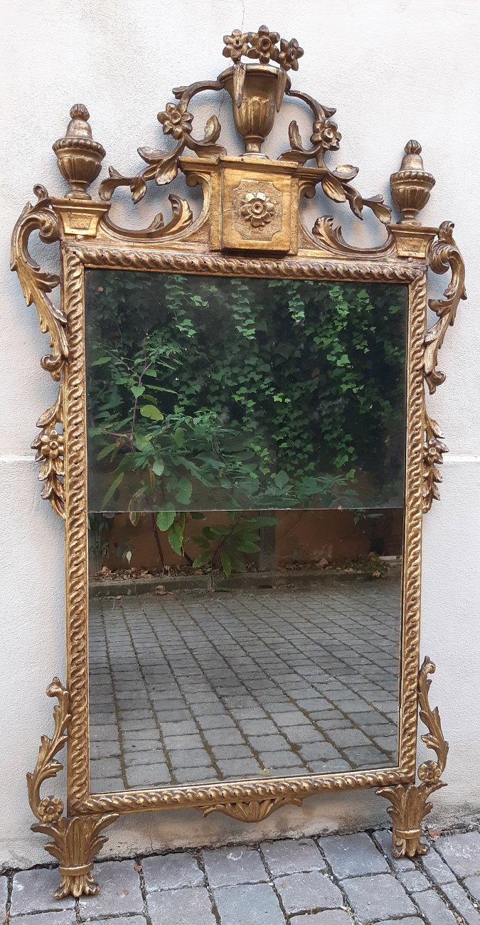 Specchiera antica emiliana Luigi XVI dorata del '700