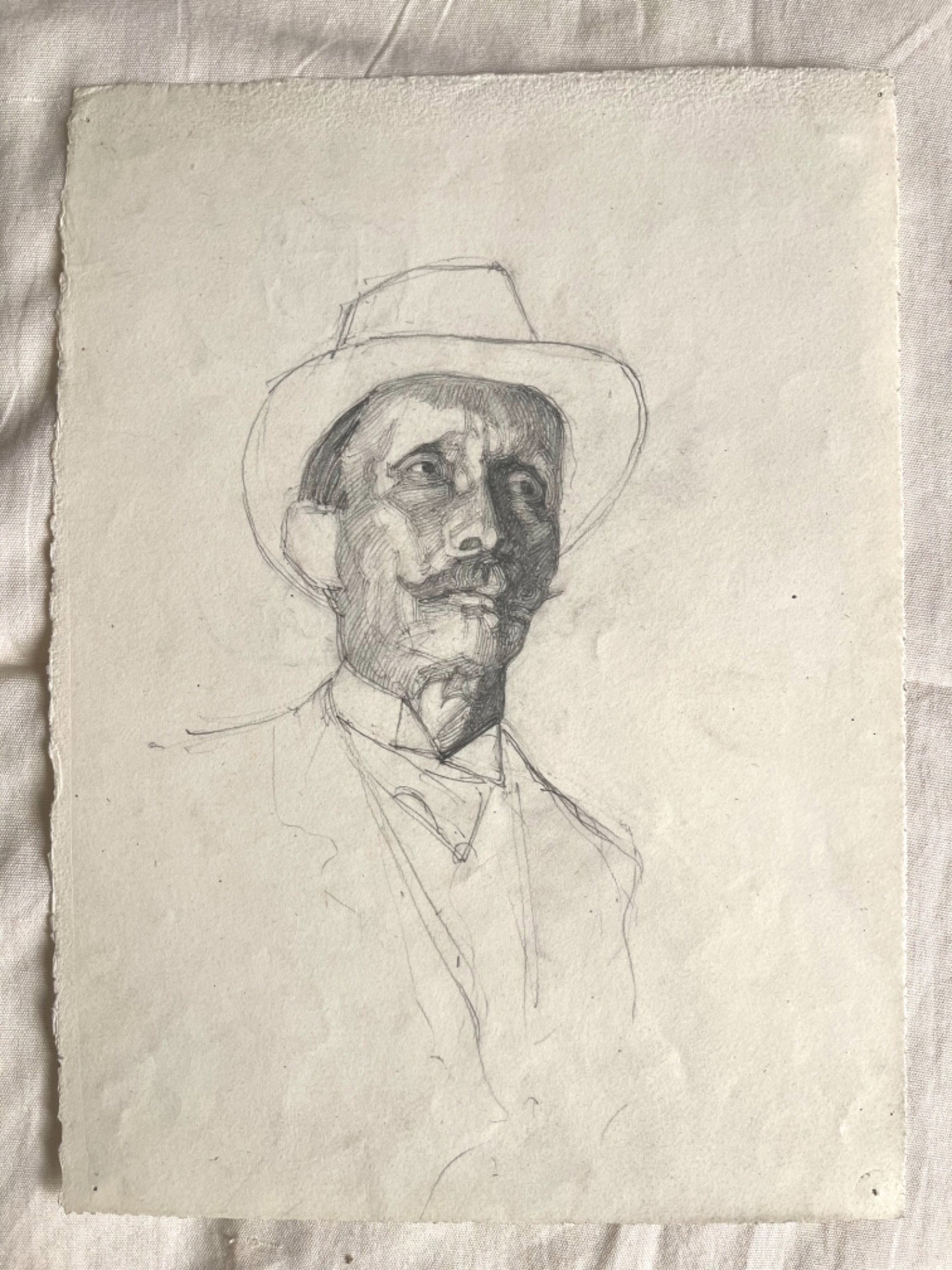 Bleistiftzeichnung auf Papier (aus dem Archiv von Arturo Pietra).