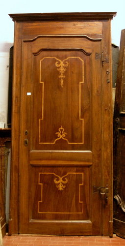 pts397 n. 2 porte in noce intarsiate mis. cm 120 x 238 h 