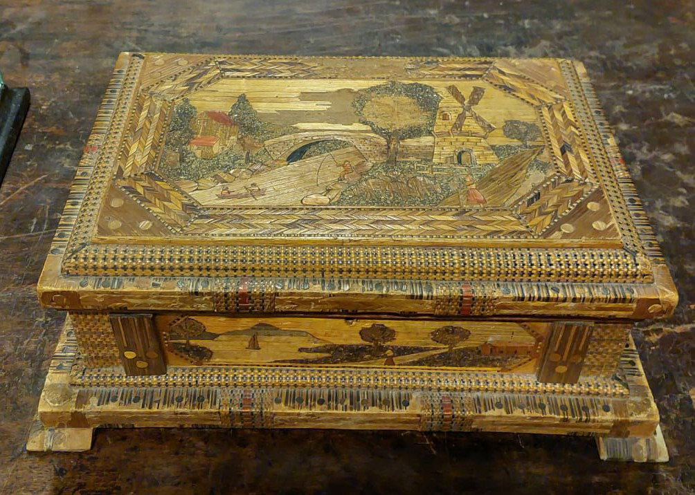 DARS545 - Boîte en paille, époque XIXe siècle, cm L 37 x H 13 x P 27