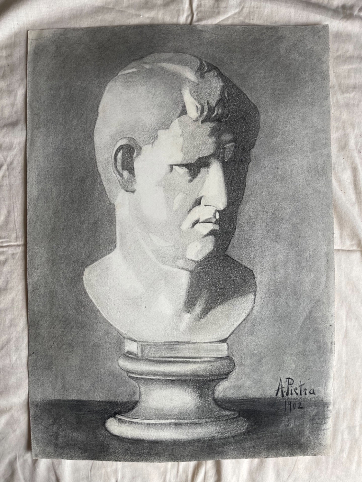 Disegno a matita su carta raffigurante busto marmoreo.Arturo Pietra.1902