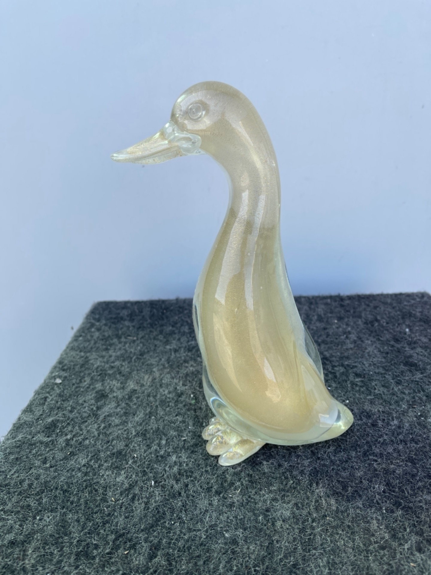 Ente aus getauchtem Glas mit Blattgold-Einschlüssen. Flavio Poli für Seguso. Murano.