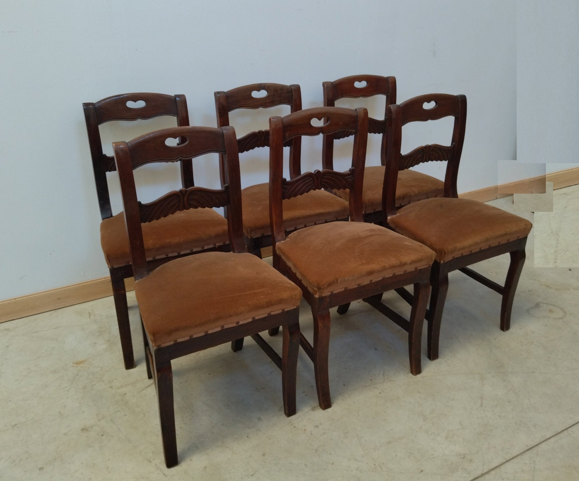 Ensemble de six chaises Empire en noyer - début du XIXe siècle - origine Lombardie