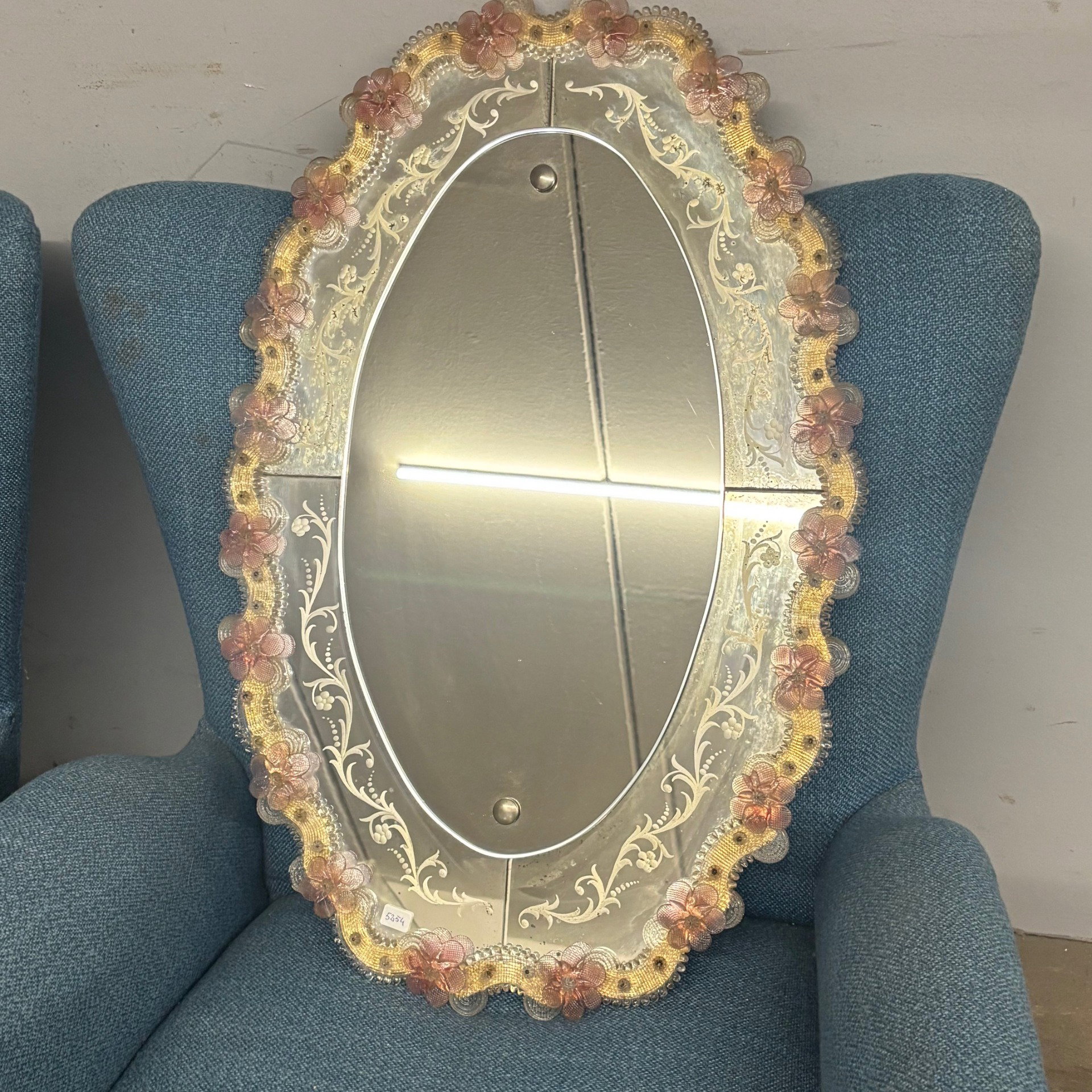Antique Murano glass mirror, Mid-Century 1950s, oval shape. With pink flowers and satin designs. Dimensions 71 x 46 cm.