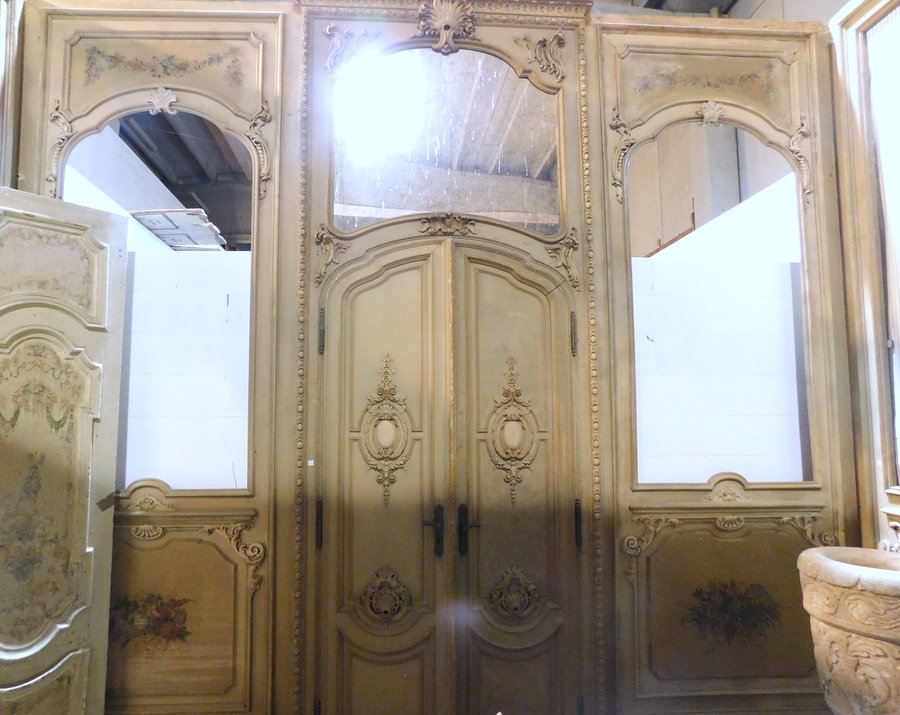 darb023 pièce complète de boiseries laquées, dimensions env. 5 x 4 m x h 3,65