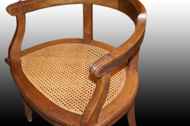 Französischer Schreibtischsessel mit Rohrgeflecht aus dem Jahr 1900