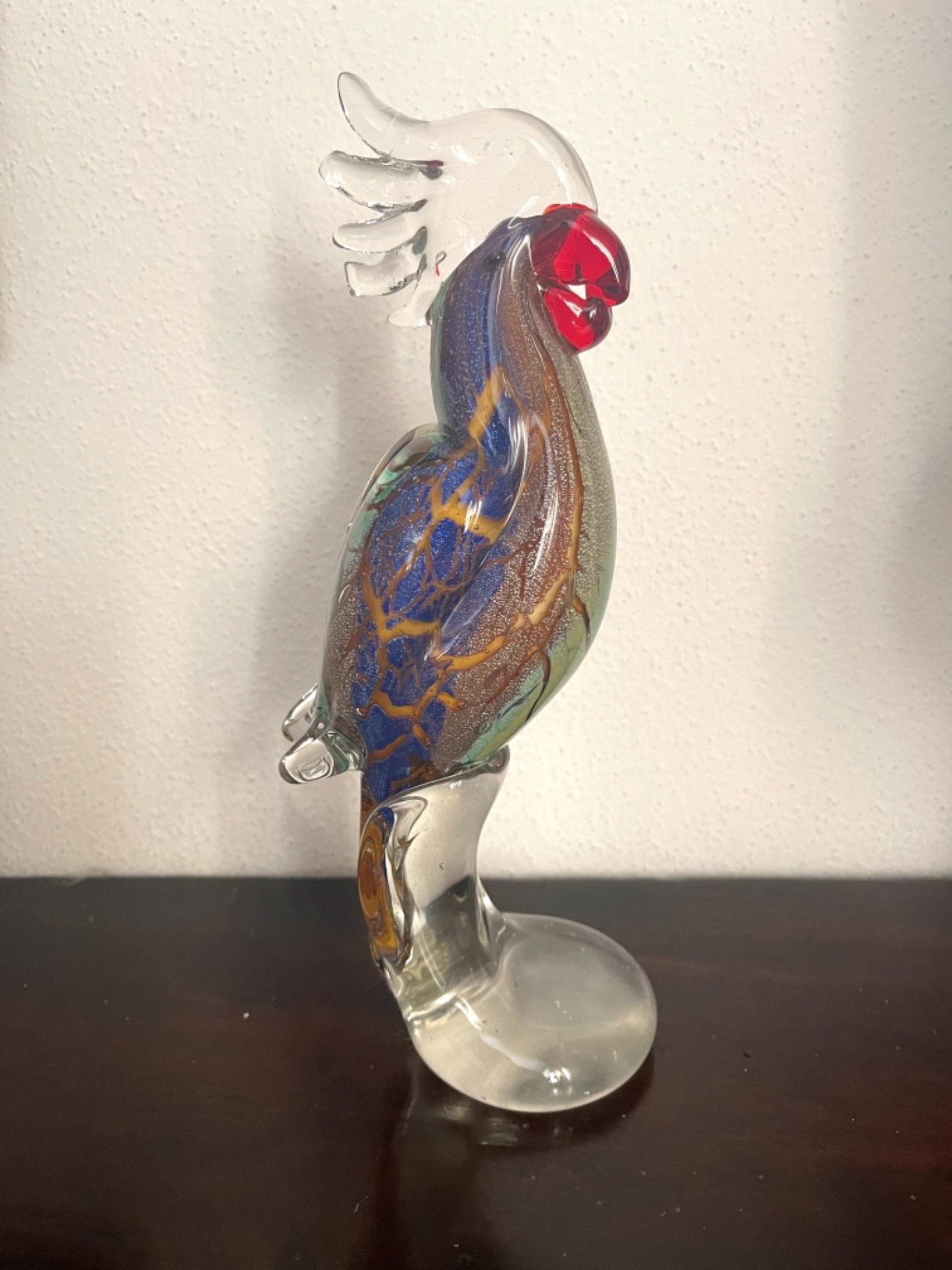 Pappagallo in vetro sommerso con inclusione di foglia di argento.Manifattura A.Ve.M Murano.