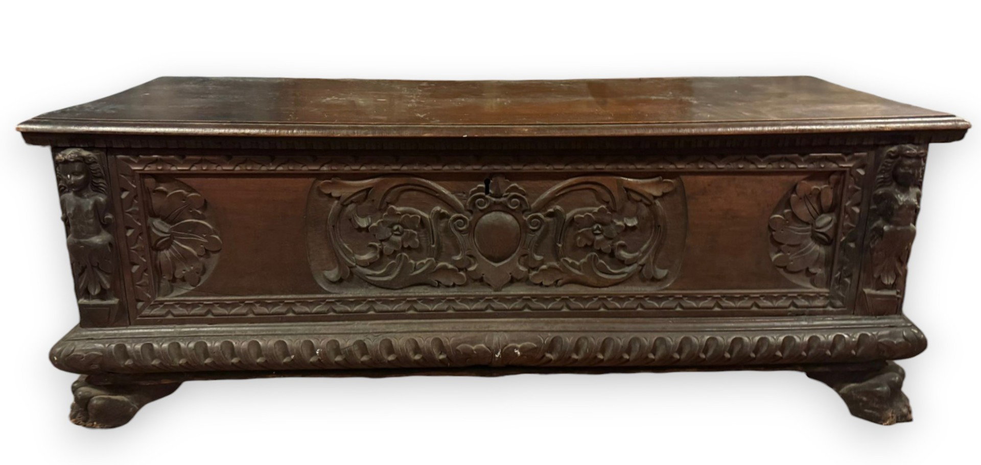 PANC166 - Coffre en noyer, avec pieds en forme de patte de lion, époque XVIe siècle, dimensions cm L 155 x H 57 x P 60
