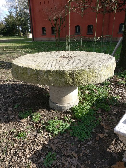 Tavolo da giardino - Ex Macina - Diametro 150 cm - Granito - 17° secolo - Sardegna