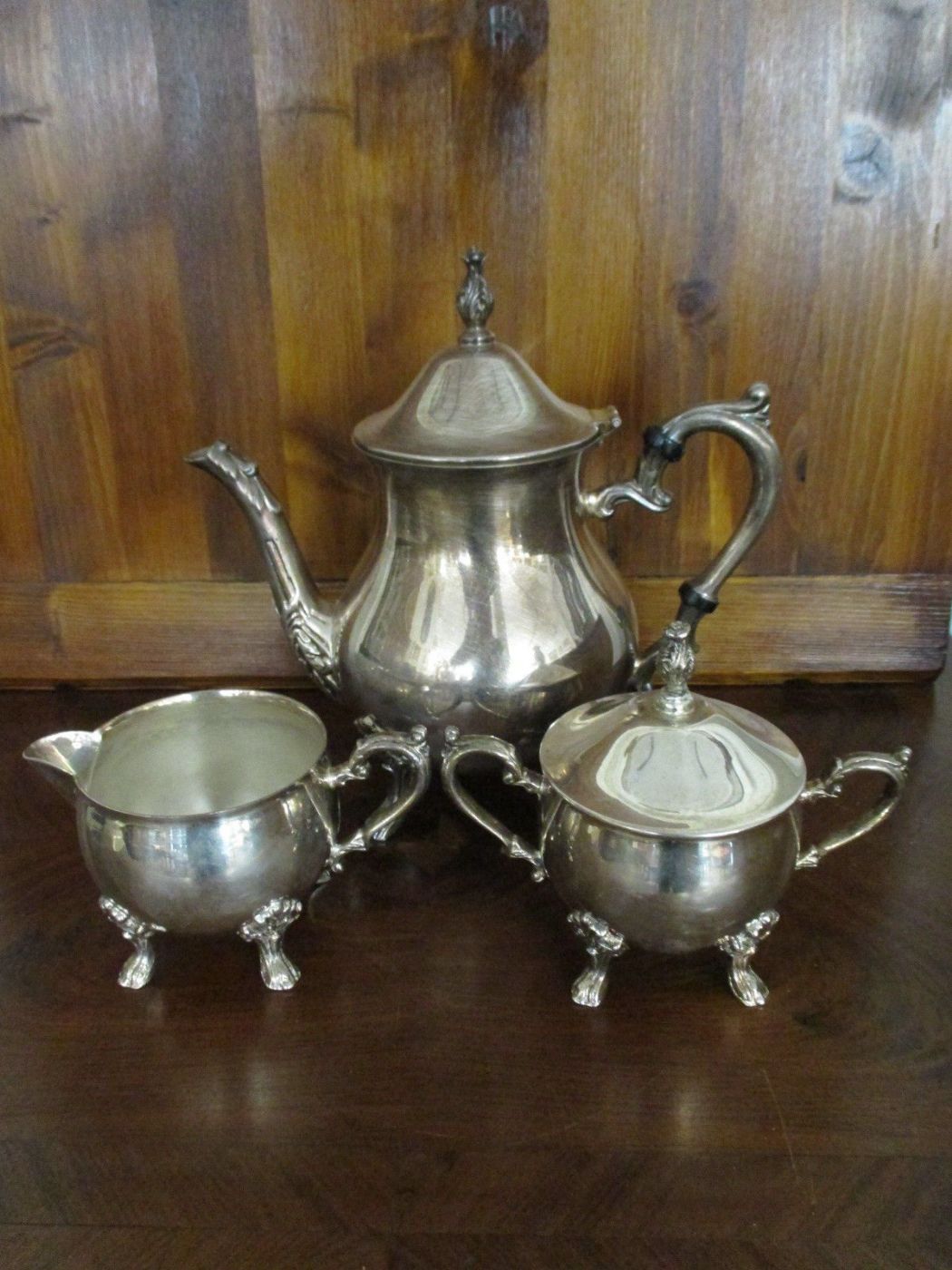 Conjunto de bule, açucareiro e leiteira prateado - banhado a prata - sheffield - século XX