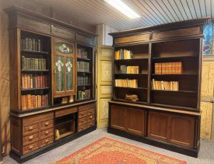 LIB161 - N. 3 similar Decò bookcases with lacquered profiles, dimensions cm W 217 x H 260 x D 40