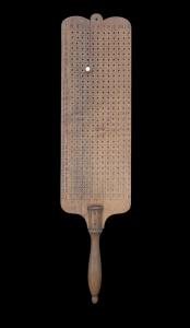 Cherry wood calendar paddle. Louis Philippe period.