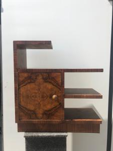Tavolino - credenza Art Deco’  lastronato in radica.