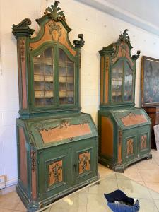  Coppia  dí Trumeau in legno laccato e dipinto 