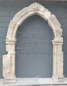 DARS572 - Steinportal, 16. Jahrhundert, B 223 x H 290 cm