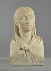 Vestale, busto neoclassico in marmo bianco, secolo XIX