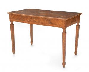Louis XVI writing desk veneered and inlaid in various woods, Lombardy, second half of the 18th century
