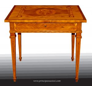 Vienna 1770 c.a. Raro tavolo da gioco in museali condizioni di conservazione, d'integrità assoluta ed in prima patina, del periodo del classicismo