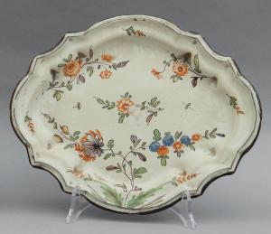 Polychrome ceramic tray from Bassano, 18th century