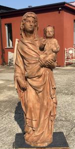 Große Terrakotta-Skulptur: Madonna mit Kind