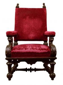 Par de poltronas italianas do século XIX em nogueira entalhada.