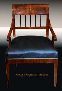 Viena 1815 c.a. Rara poltrona do início do Biedermeier vienense em perfeitas condições.