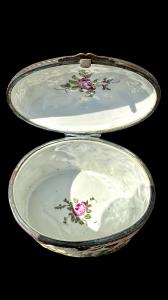 Boîte en porcelaine avec décor en « bas-relief historié ». Manufacture Ginori-Capodimonte. - Foto 6