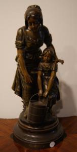 Antica scultura in Zamak raffigurante donna con bambina di Émile Nestor Joseph Carlier (1849-1927)