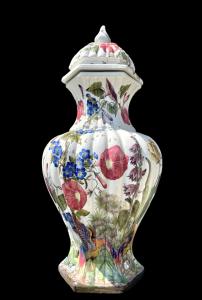 Large oriental style majolica vase with hexagonal base and floral decoration. Manufactured by Giovan Battista Antonibon. Nove di Bassano.